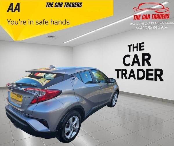 Used Toyota C-HR 2017 for sale - 76324061: Photo 4