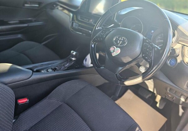 Used Toyota C-HR 2017 for sale - 76324061: Photo 7