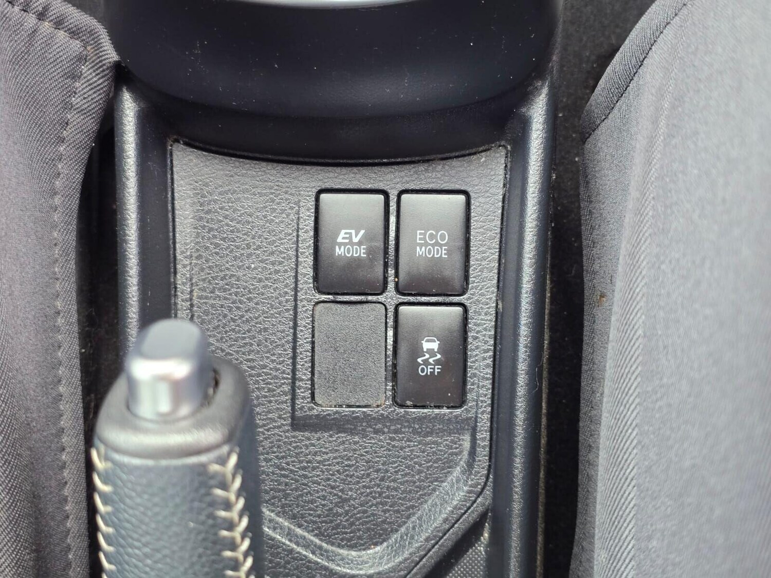 Used Toyota Yaris 2019 for sale - 76010899: Photo 30