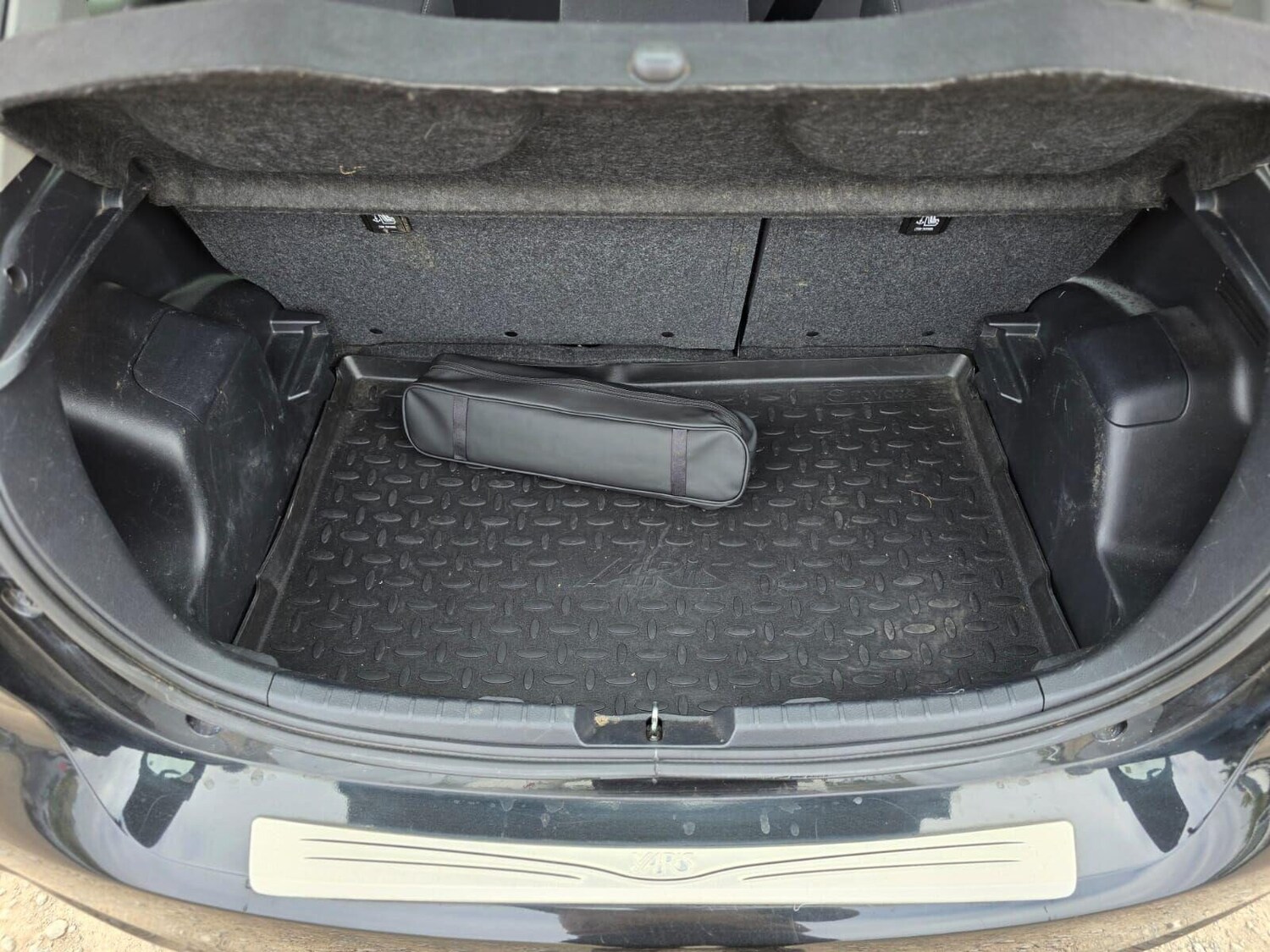 Used Toyota Yaris 2019 for sale - 76010899: Photo 36