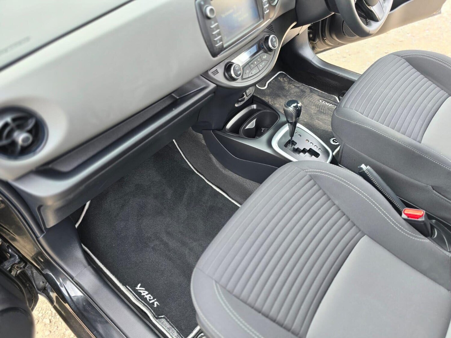 Used Toyota Yaris 2019 for sale - 76010899: Photo 38