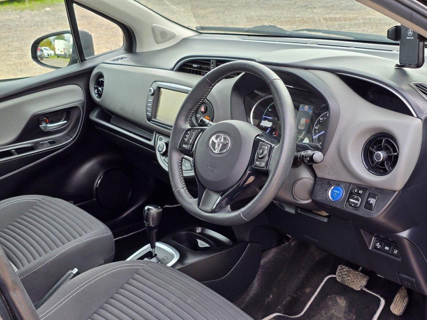 Used Toyota Yaris 2019 for sale - 76010899: Photo 60