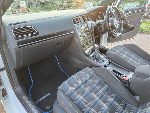 Used Volkswagen Golf 2015 for sale - 76313424: Photo 21