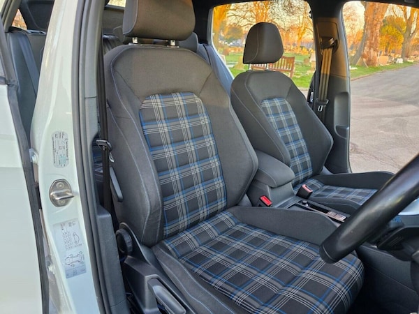 Used Volkswagen Golf 2015 for sale - 76313424: Photo 24