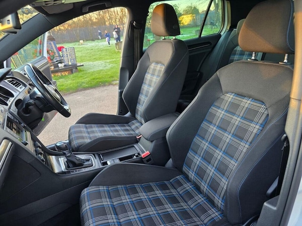 Used Volkswagen Golf 2015 for sale - 76313424: Photo 42