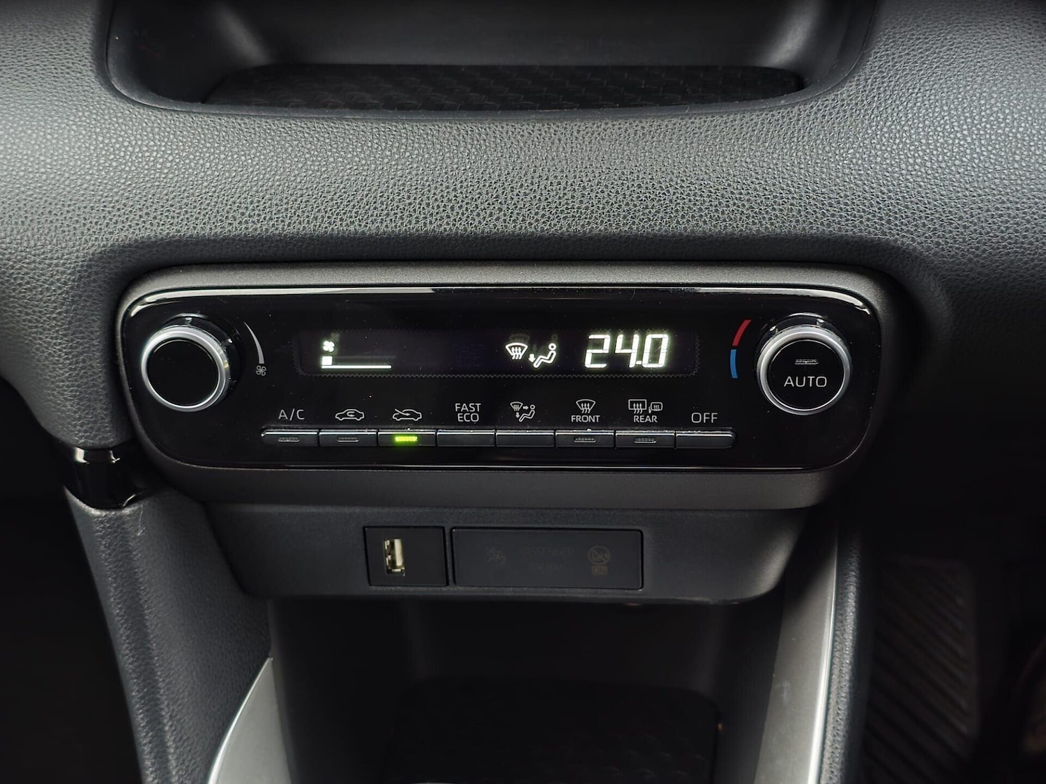 Used Toyota Yaris 2021 for sale - 77628884: Photo 32