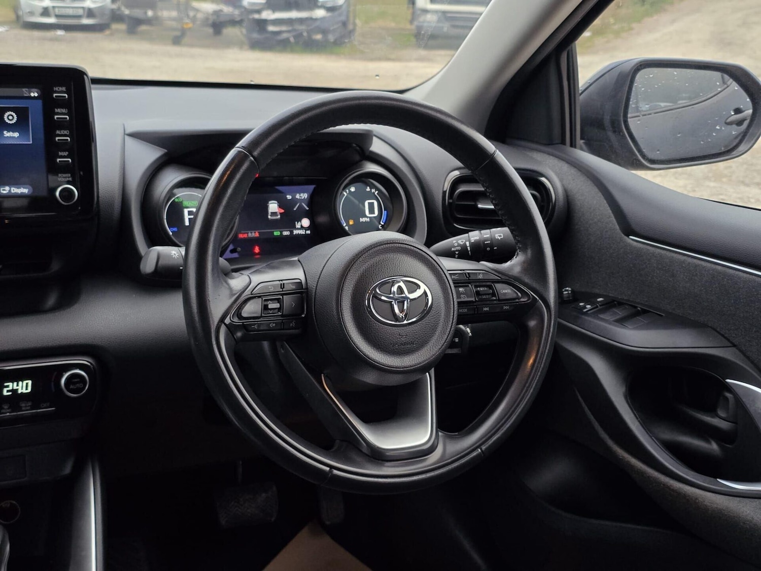 Used Toyota Yaris 2021 for sale - 77628884: Photo 37