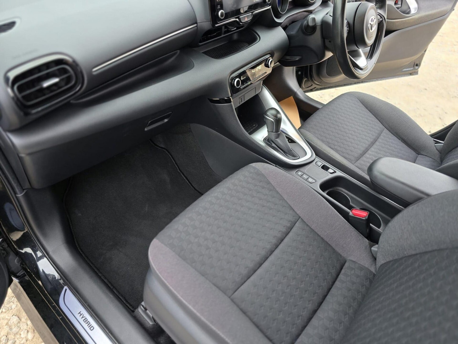 Used Toyota Yaris 2021 for sale - 77628884: Photo 38