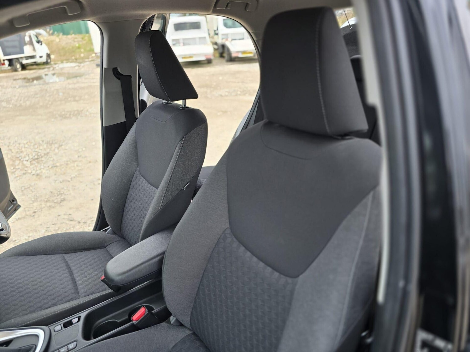 Used Toyota Yaris 2021 for sale - 77628884: Photo 39