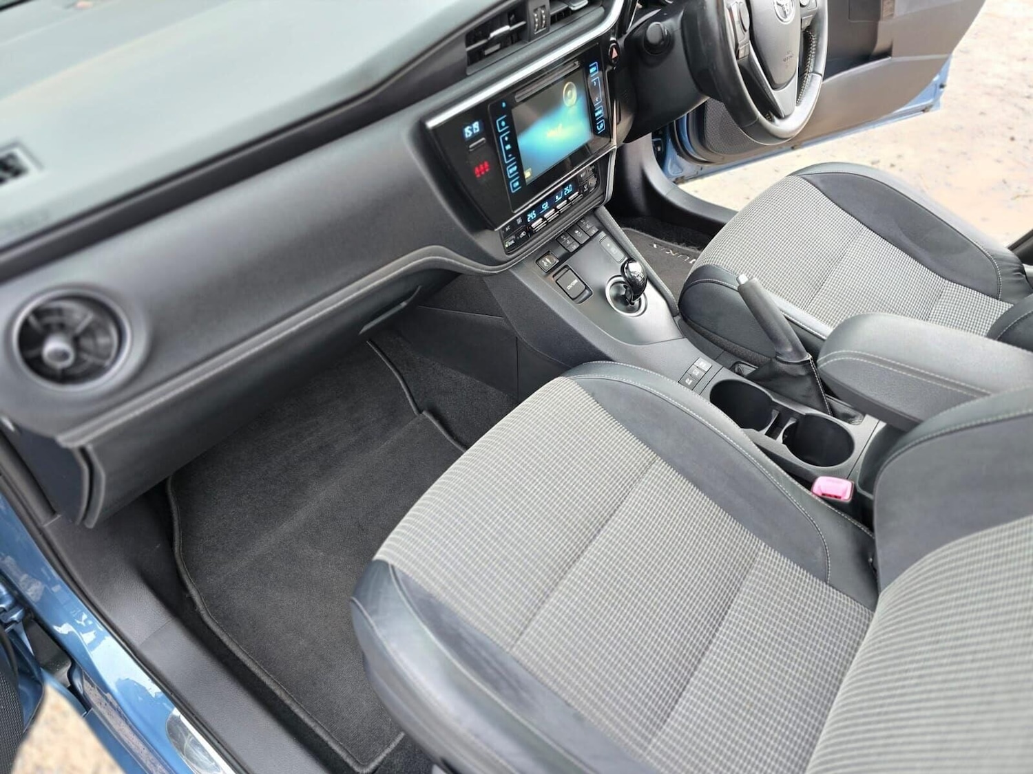 Used Toyota Auris 2015 for sale - 76836100: Photo 62