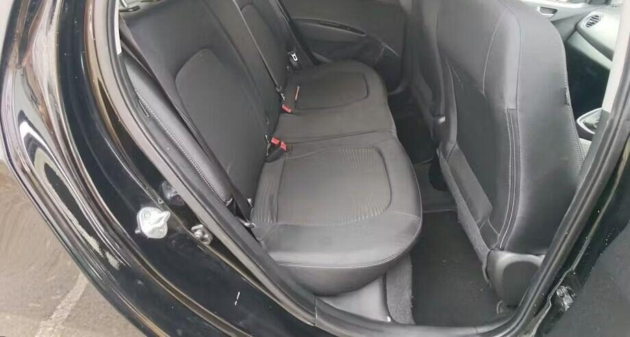 Used Hyundai i10 2017 for sale - 77997116: Photo 7