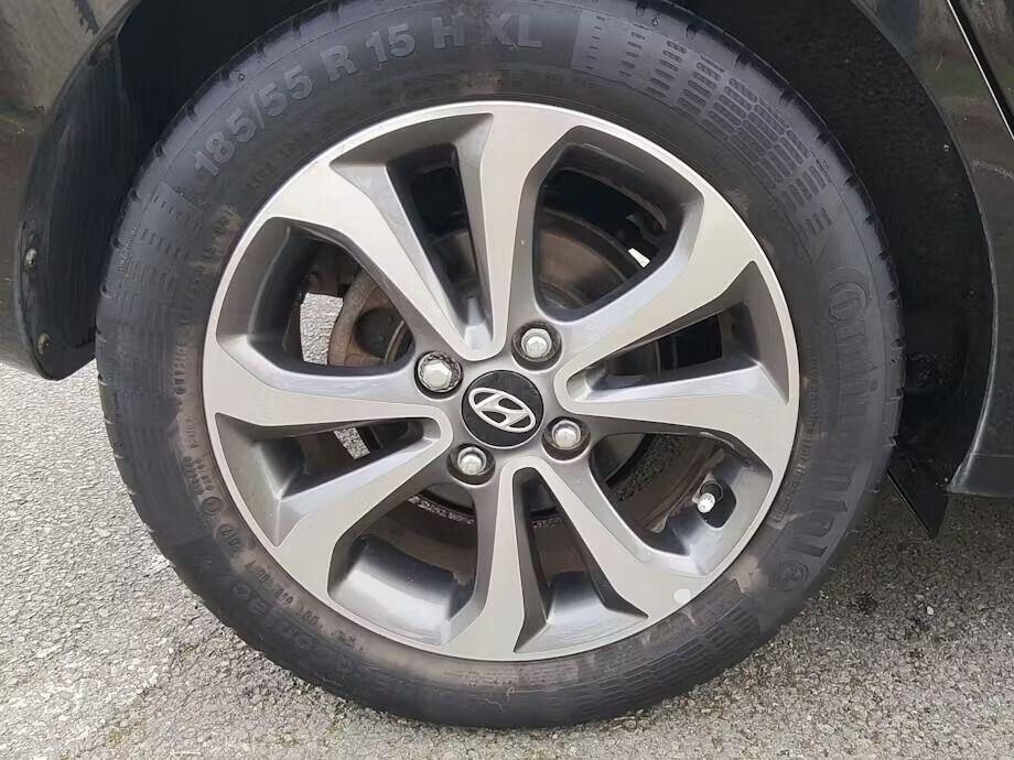 Used Hyundai i10 2017 for sale - 77997116: Photo 8