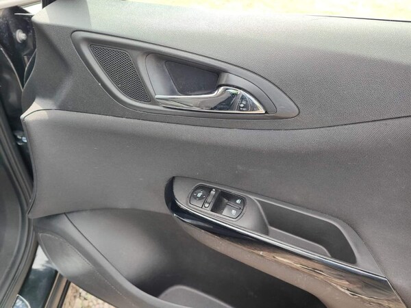 Used Vauxhall Corsa 2016 for sale - 75425396: Photo 49