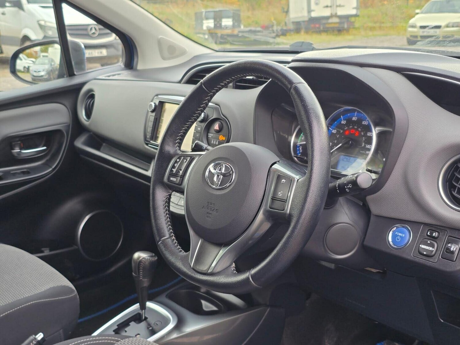 Used Toyota Yaris 2015 for sale - 76133766: Photo 24