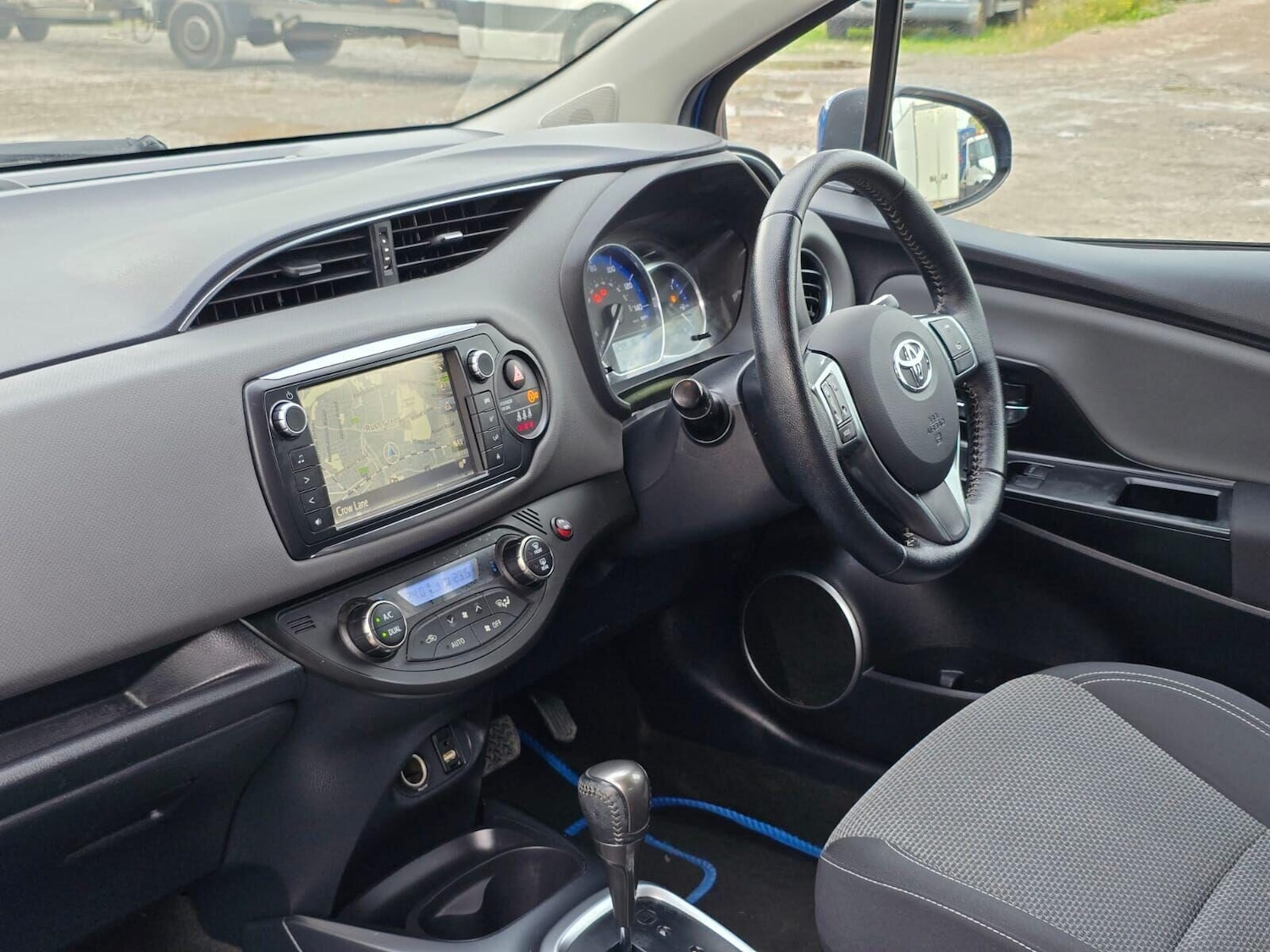 Used Toyota Yaris 2015 for sale - 76133766: Photo 25