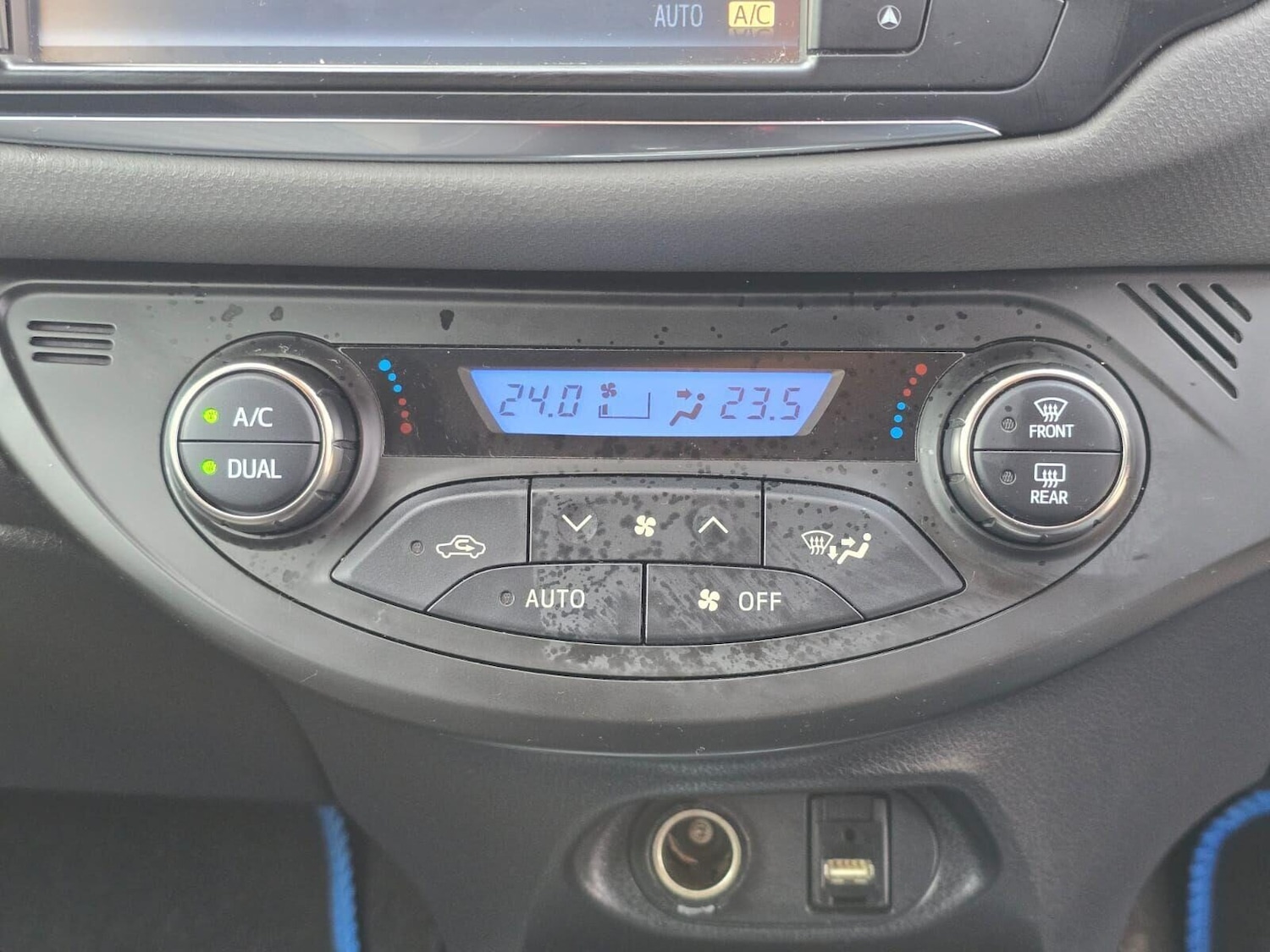 Used Toyota Yaris 2015 for sale - 76133766: Photo 29