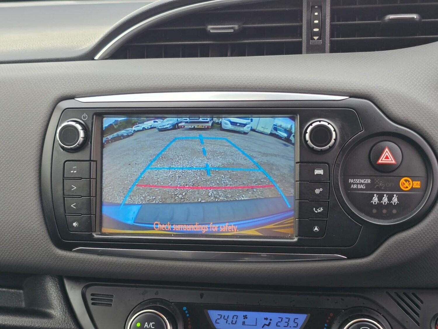 Used Toyota Yaris 2015 for sale - 76133766: Photo 31