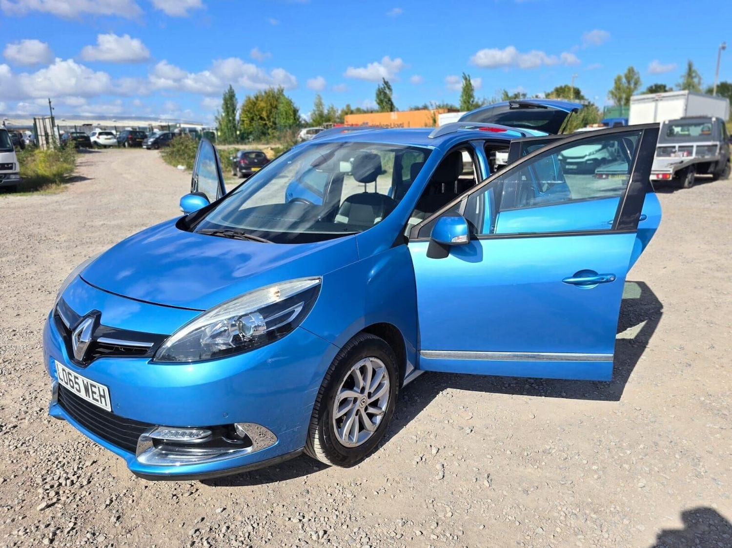 Used Renault Grand Scenic 2015 for sale - 76037339: Photo 11