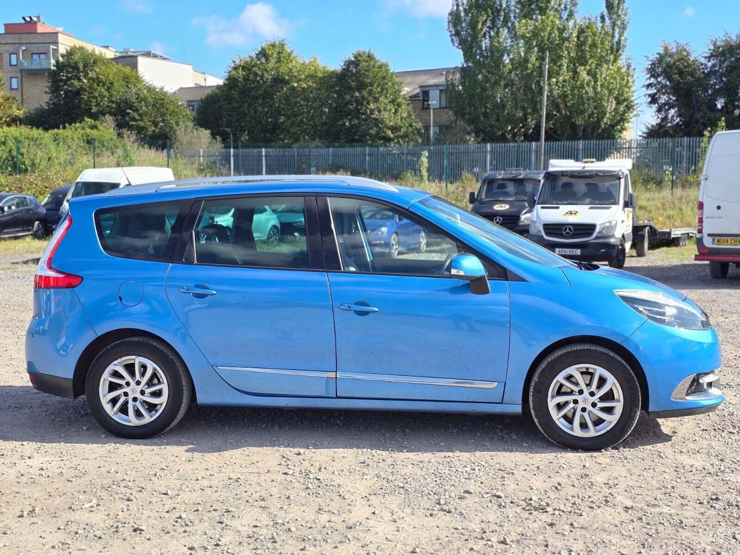 Used Renault Grand Scenic 2015 for sale - 76037339: Photo 13