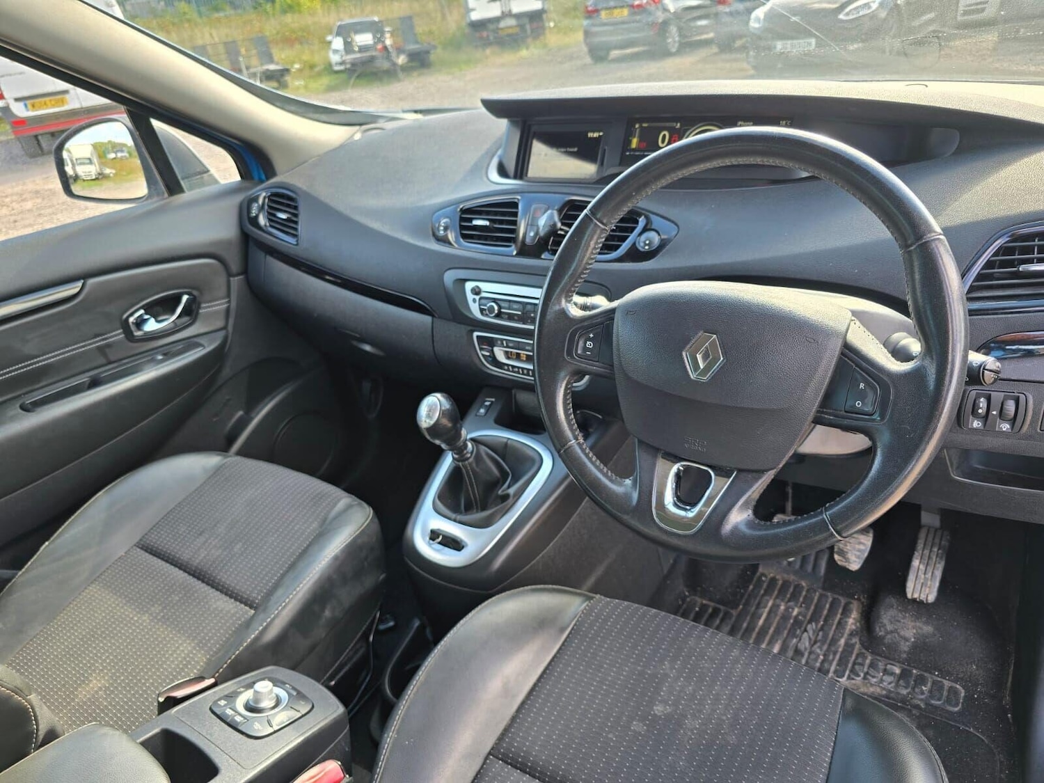 Used Renault Grand Scenic 2015 for sale - 76037339: Photo 20