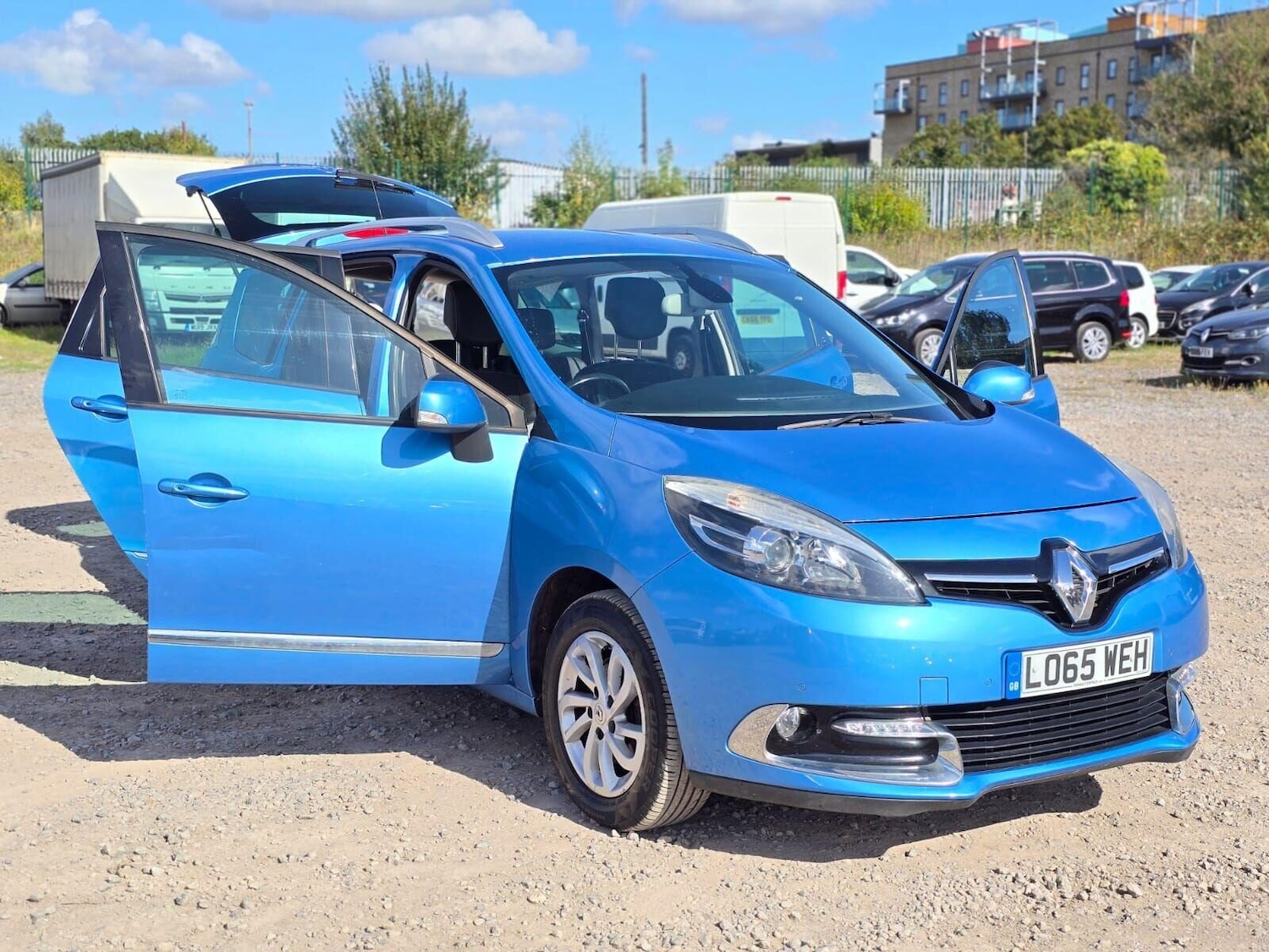 Used Renault Grand Scenic 2015 for sale - 76037339: Photo 6