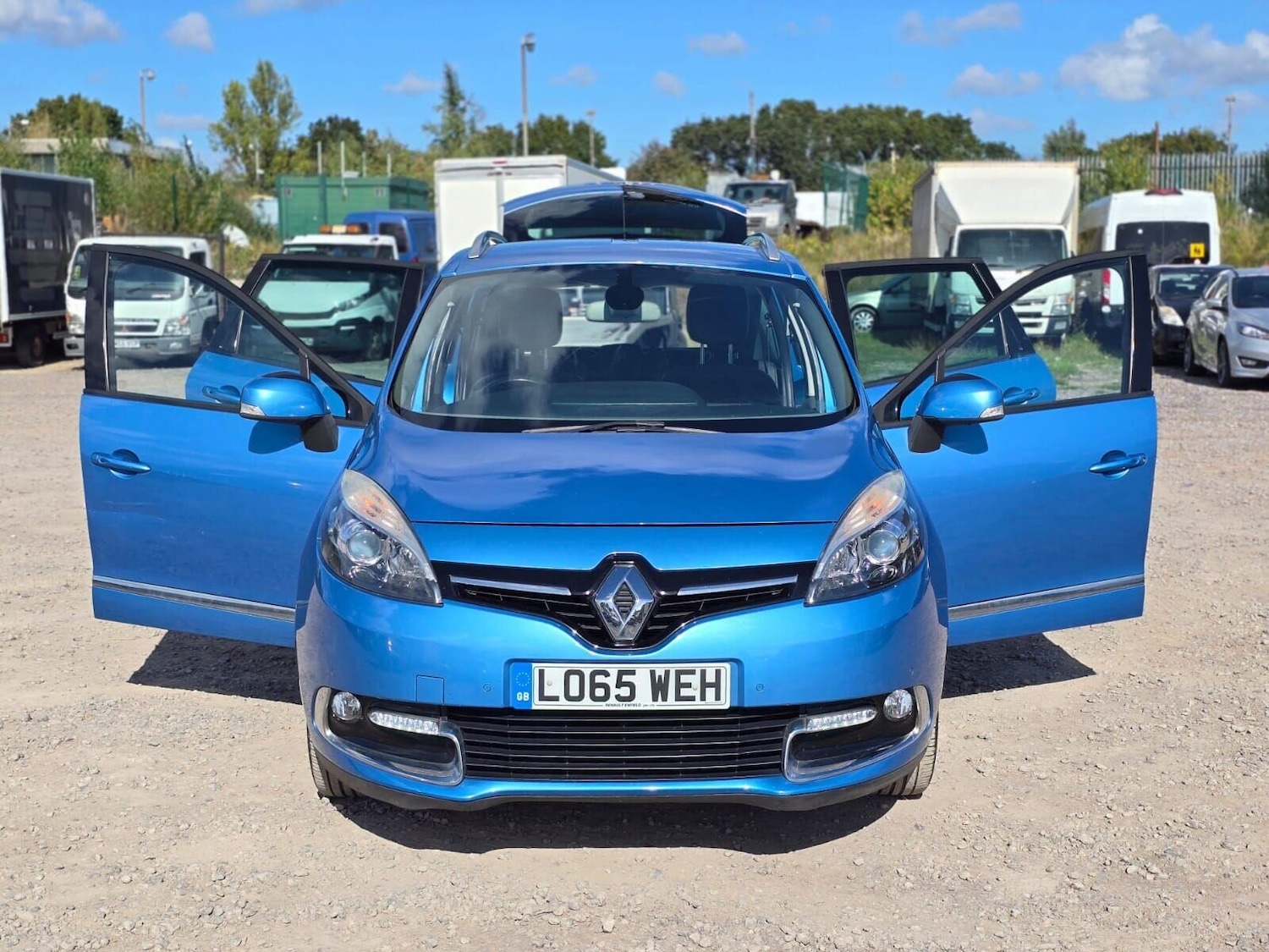 Used Renault Grand Scenic 2015 for sale - 76037339: Photo 9