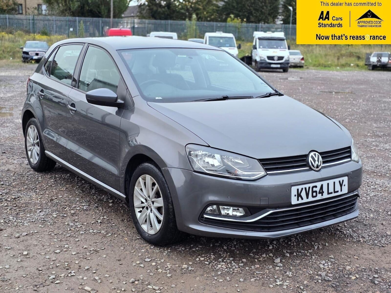 Used Volkswagen Polo 2015 for sale - 76163871: Photo 2