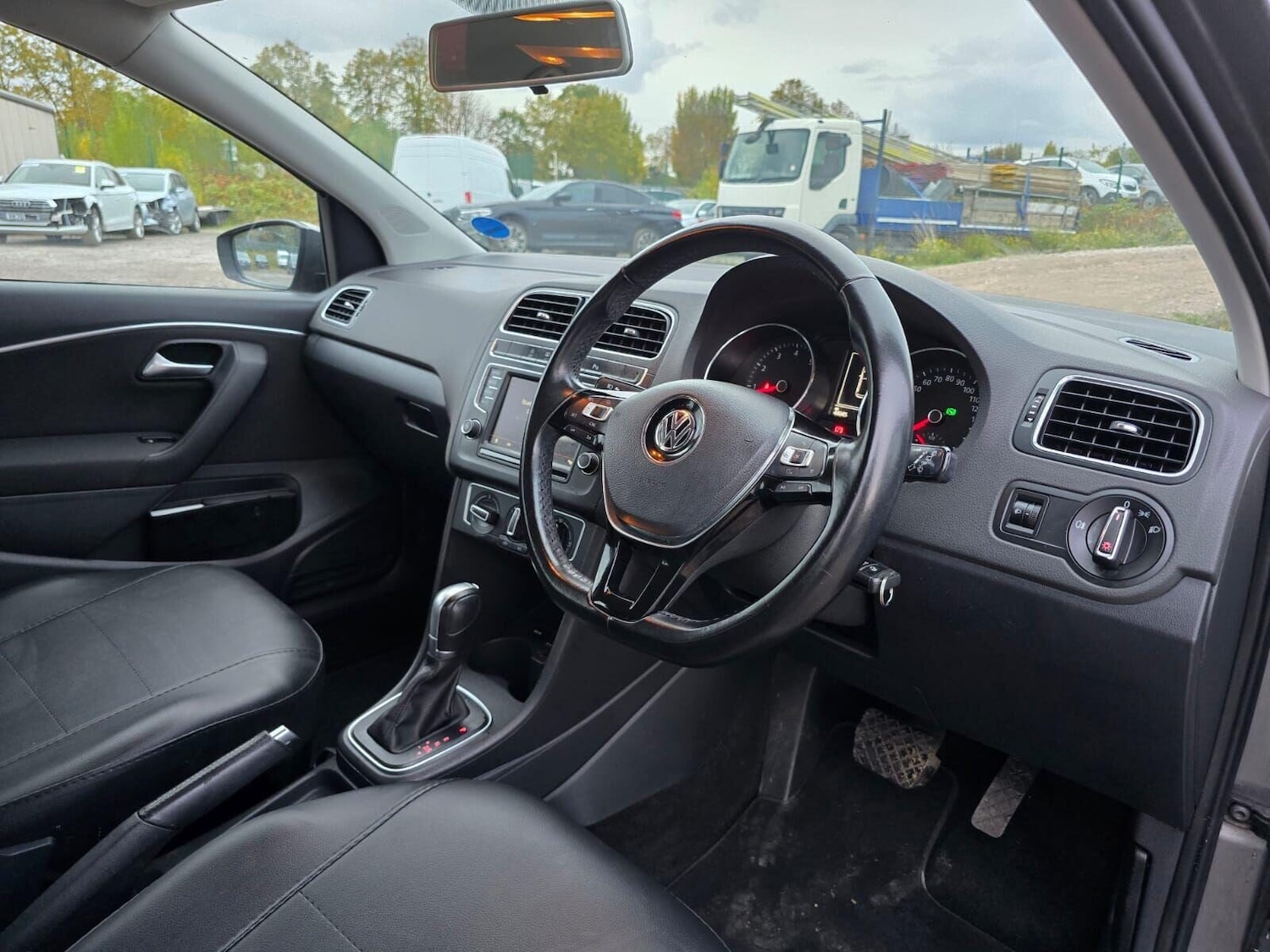 Used Volkswagen Polo 2015 for sale - 76163871: Photo 25