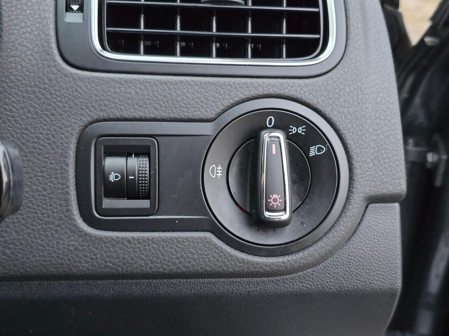 Used Volkswagen Polo 2015 for sale - 76163871: Photo 29