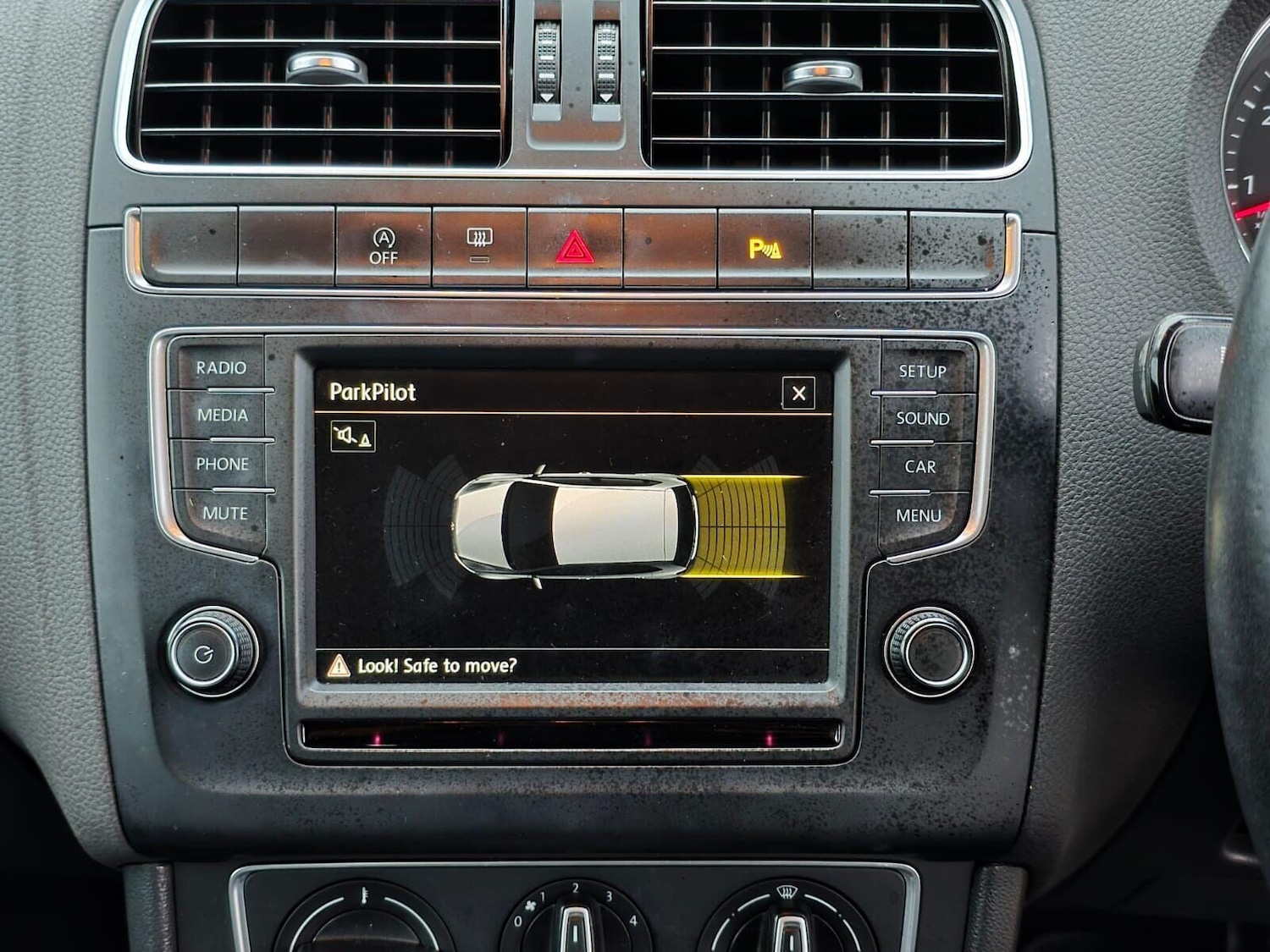 Used Volkswagen Polo 2015 for sale - 76163871: Photo 35