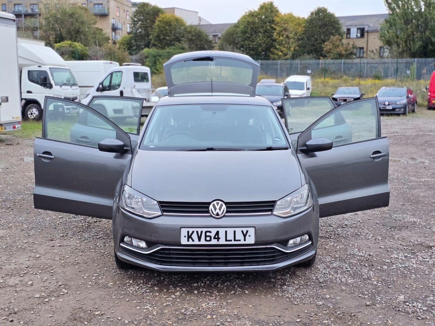 Used Volkswagen Polo 2015 for sale - 76163871: Photo 6