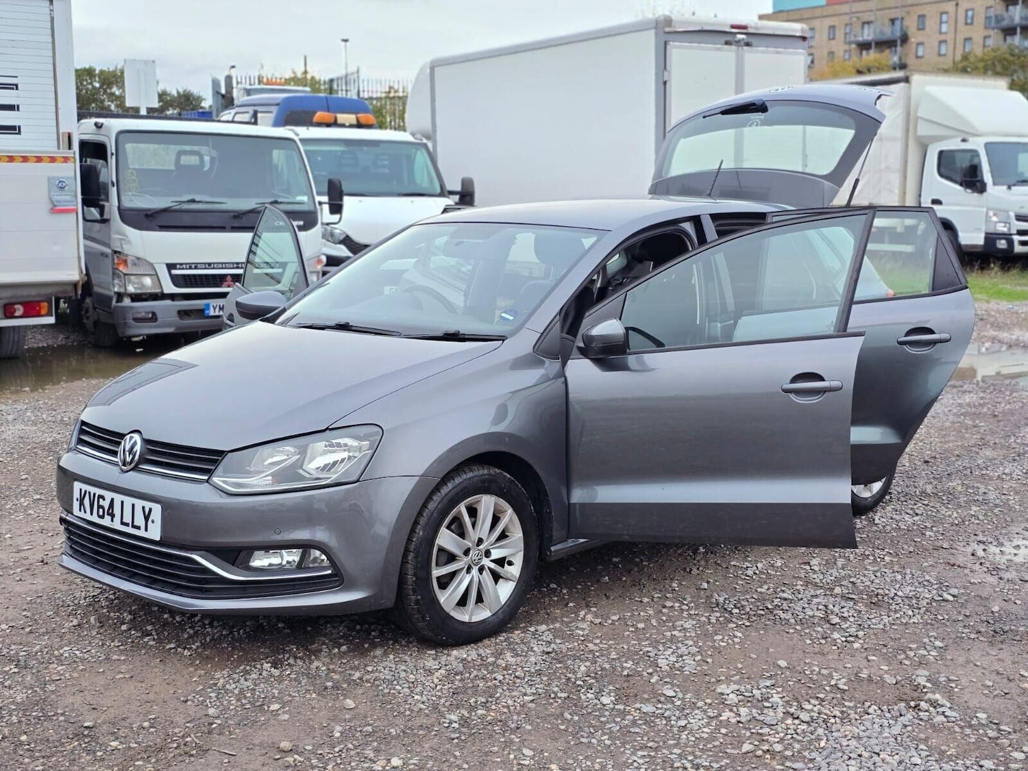 Used Volkswagen Polo 2015 for sale - 76163871: Photo 8