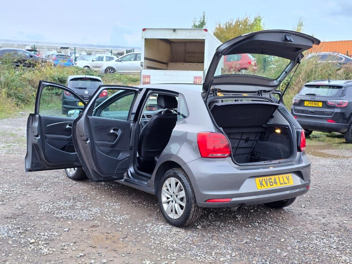 Used Volkswagen Polo 2015 for sale - 76163871: Photo 9