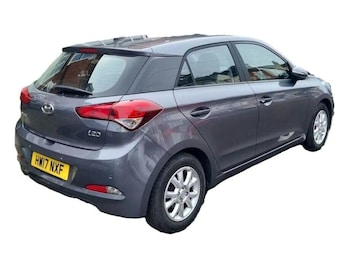 Used Hyundai i20 2017 for sale - 77616199: Photo
