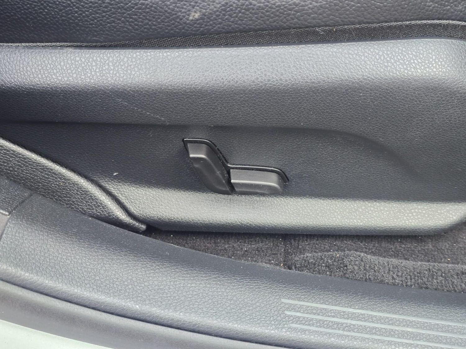 Used Mercedes-Benz C Class 2014 for sale - 77236165: Photo 23