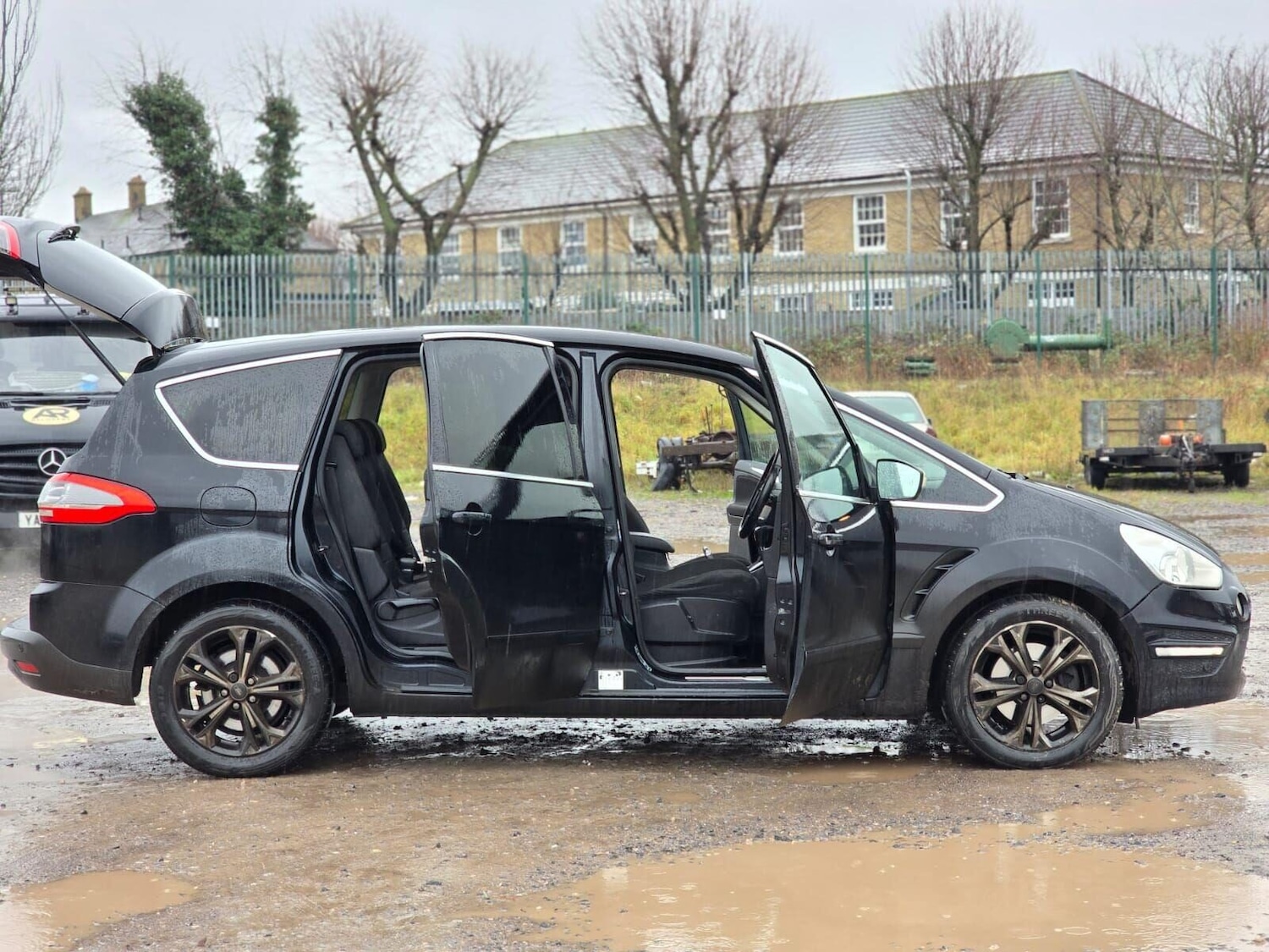 Used Ford S-Max 2012 for sale - 77199320: Photo 16