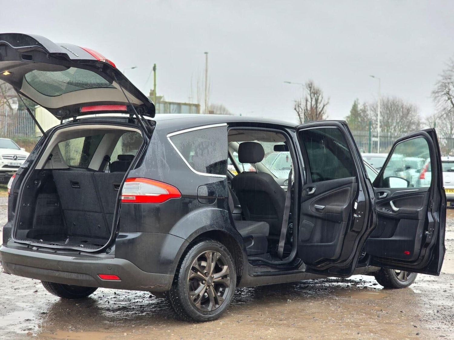 Used Ford S-Max 2012 for sale - 77199320: Photo 18