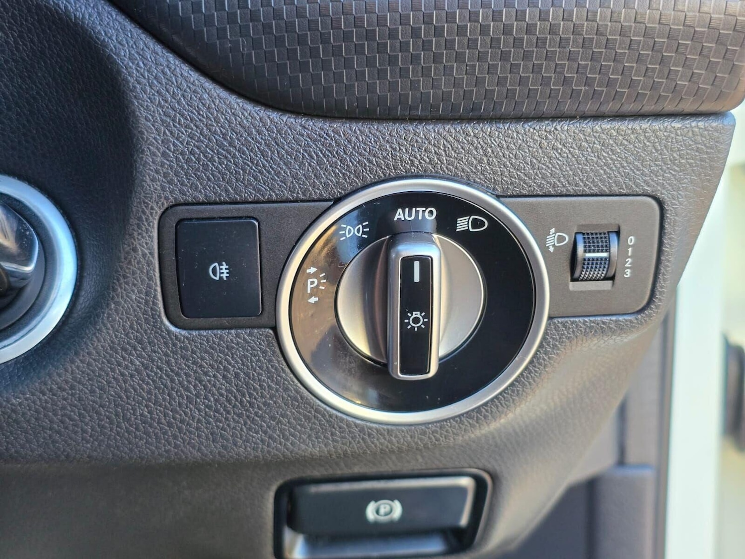 Used Mercedes-Benz A-Class 2015 for sale - 76631184: Photo 24