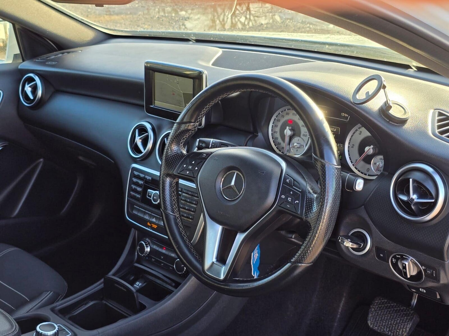 Used Mercedes-Benz A-Class 2015 for sale - 76631184: Photo 56