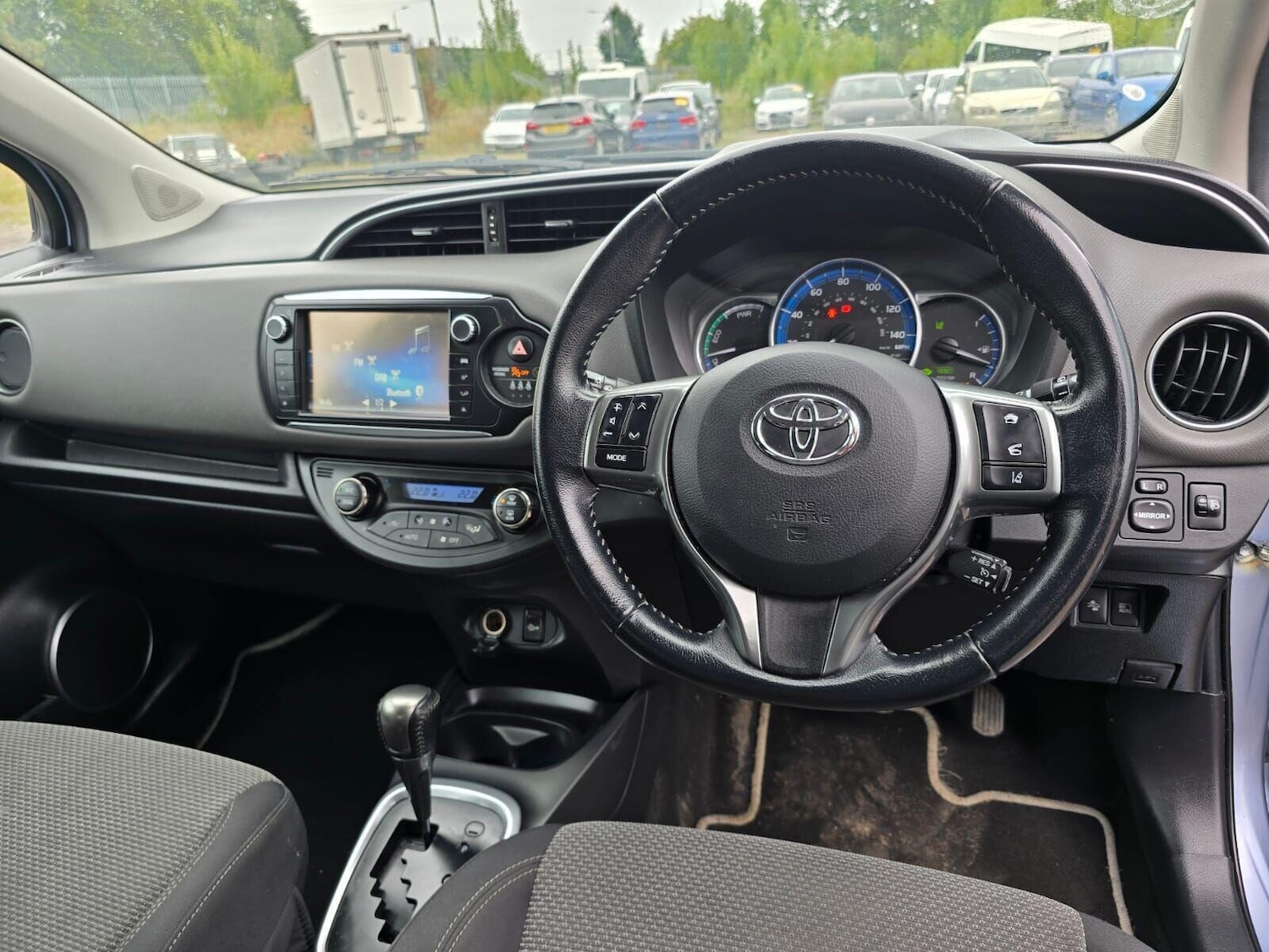 Used Toyota Yaris 2016 for sale - 75679975: Photo 38