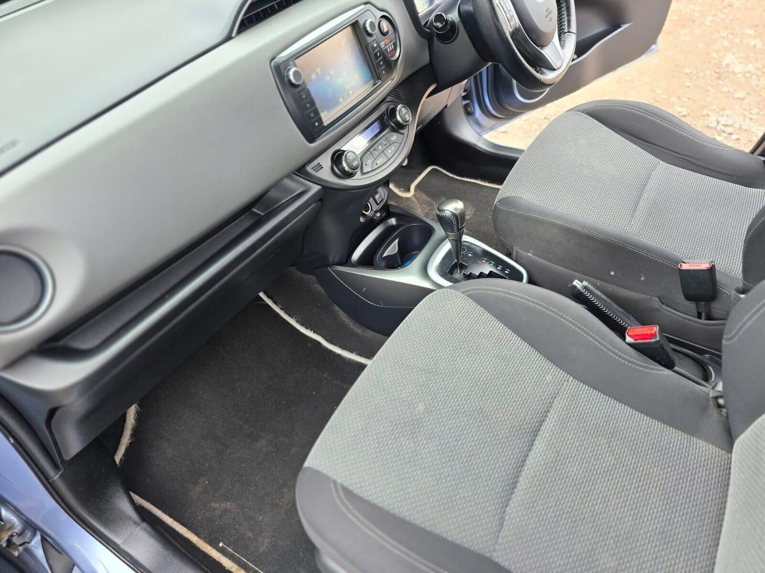 Used Toyota Yaris 2016 for sale - 75679975: Photo 39