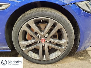 Used Jaguar XE 2018 for sale - 79172870: Photo