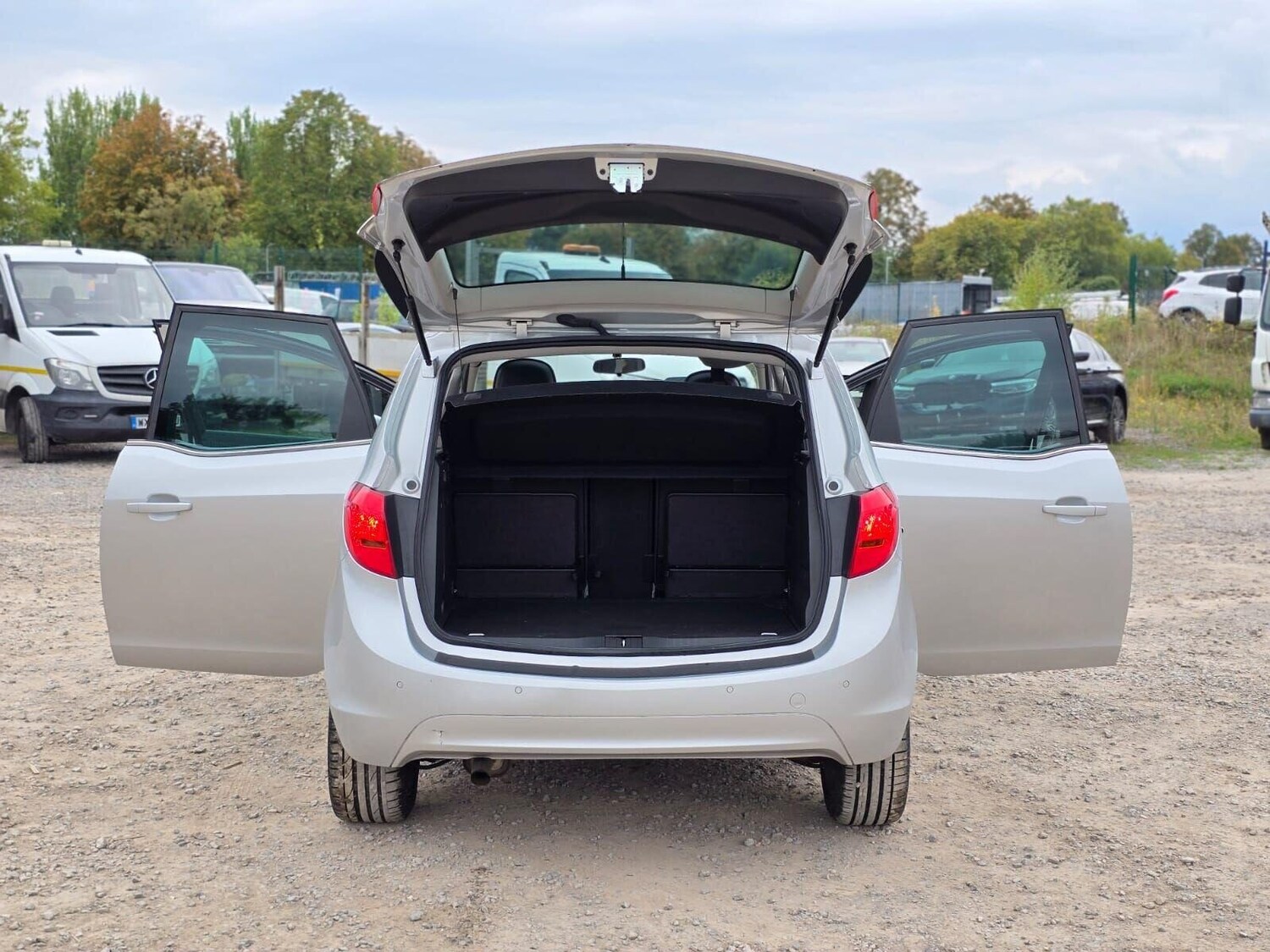 Used Vauxhall Meriva 2016 for sale - 75730277: Photo 34