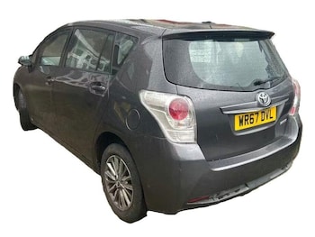 Used Toyota Verso 2017 for sale - 77568513: Photo