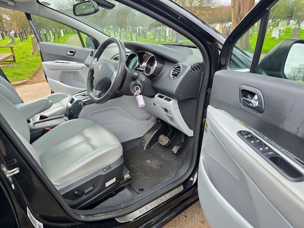 Used Peugeot 5008 2014 for sale - 75425728: Photo 25