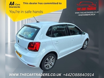 Used Volkswagen Polo 2015 for sale - 76836098: Photo