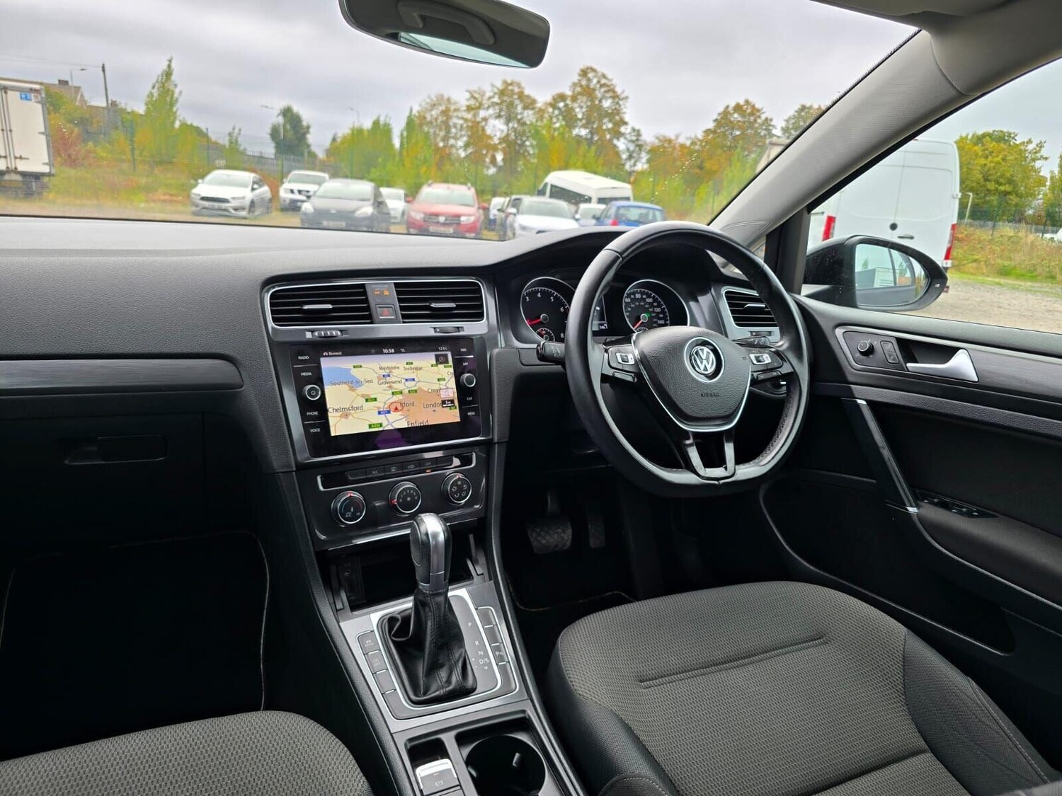 Used Volkswagen Golf 2017 for sale - 76030109: Photo 24