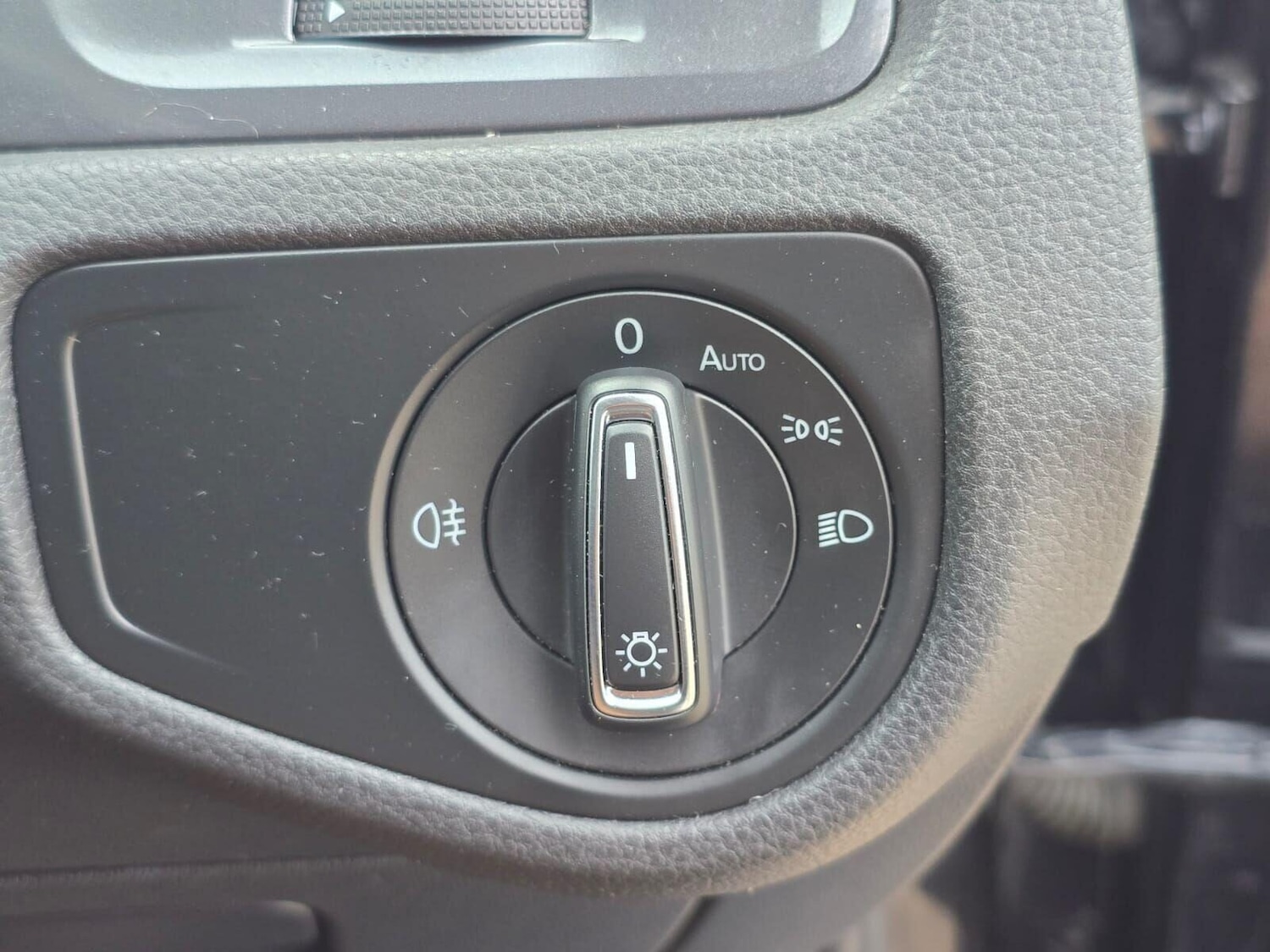 Used Volkswagen Golf 2017 for sale - 76030109: Photo 32