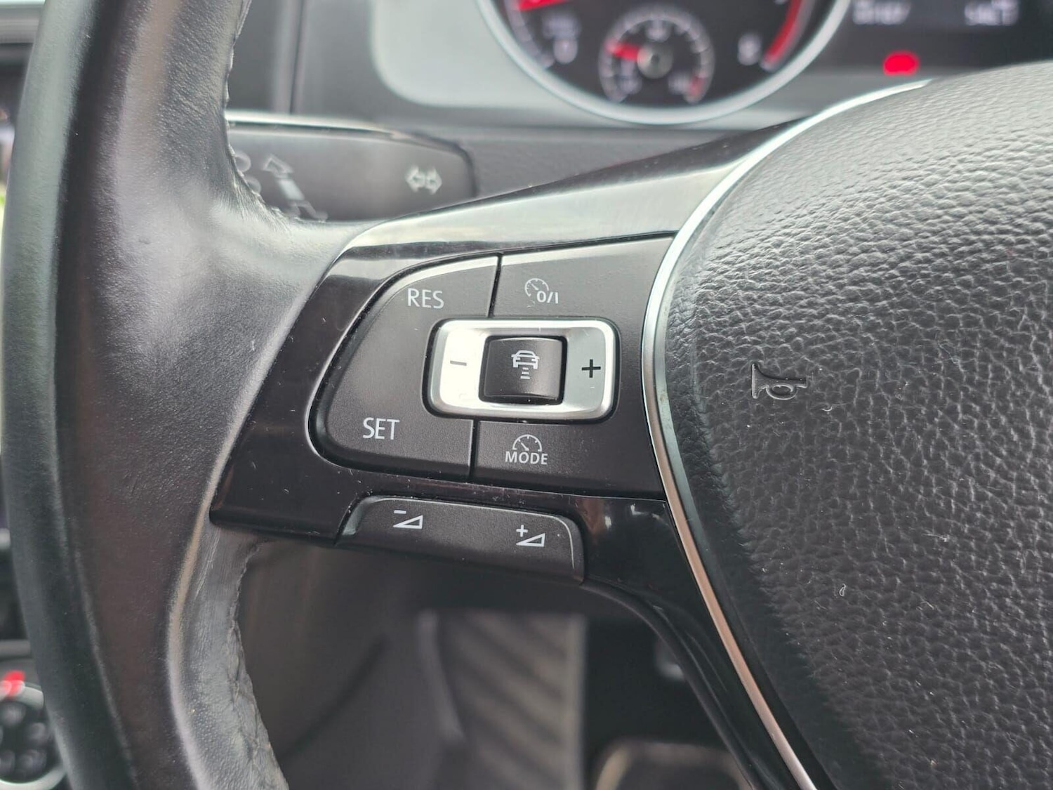 Used Volkswagen Golf 2017 for sale - 76030109: Photo 33