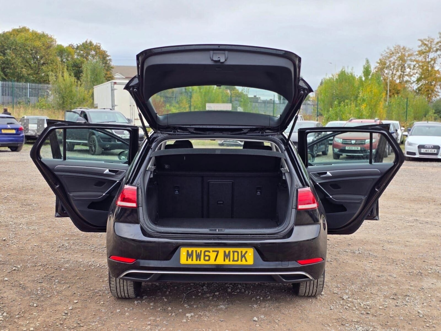 Used Volkswagen Golf 2017 for sale - 76030109: Photo 40